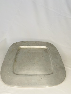 BANDEJA QUADRADARASA -  LOCAÇÃO